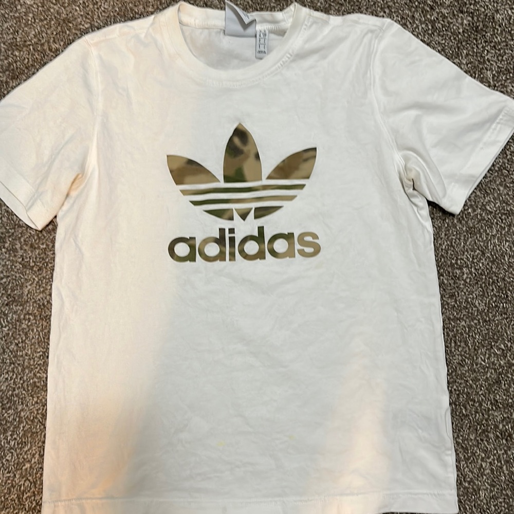 White adidas tee with camouflage adidas logo men’s size Small